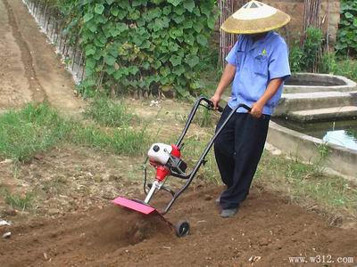 河南松土機批發(fā) 小型旋耕松土機廠